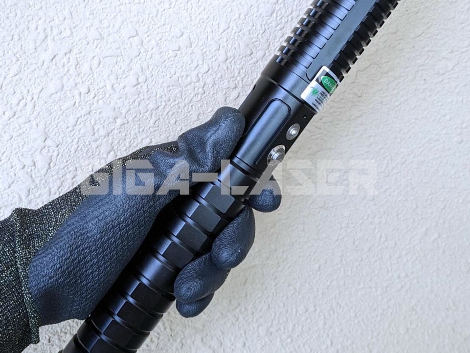 ブルーレーザーポインターX800B手に持ったとき